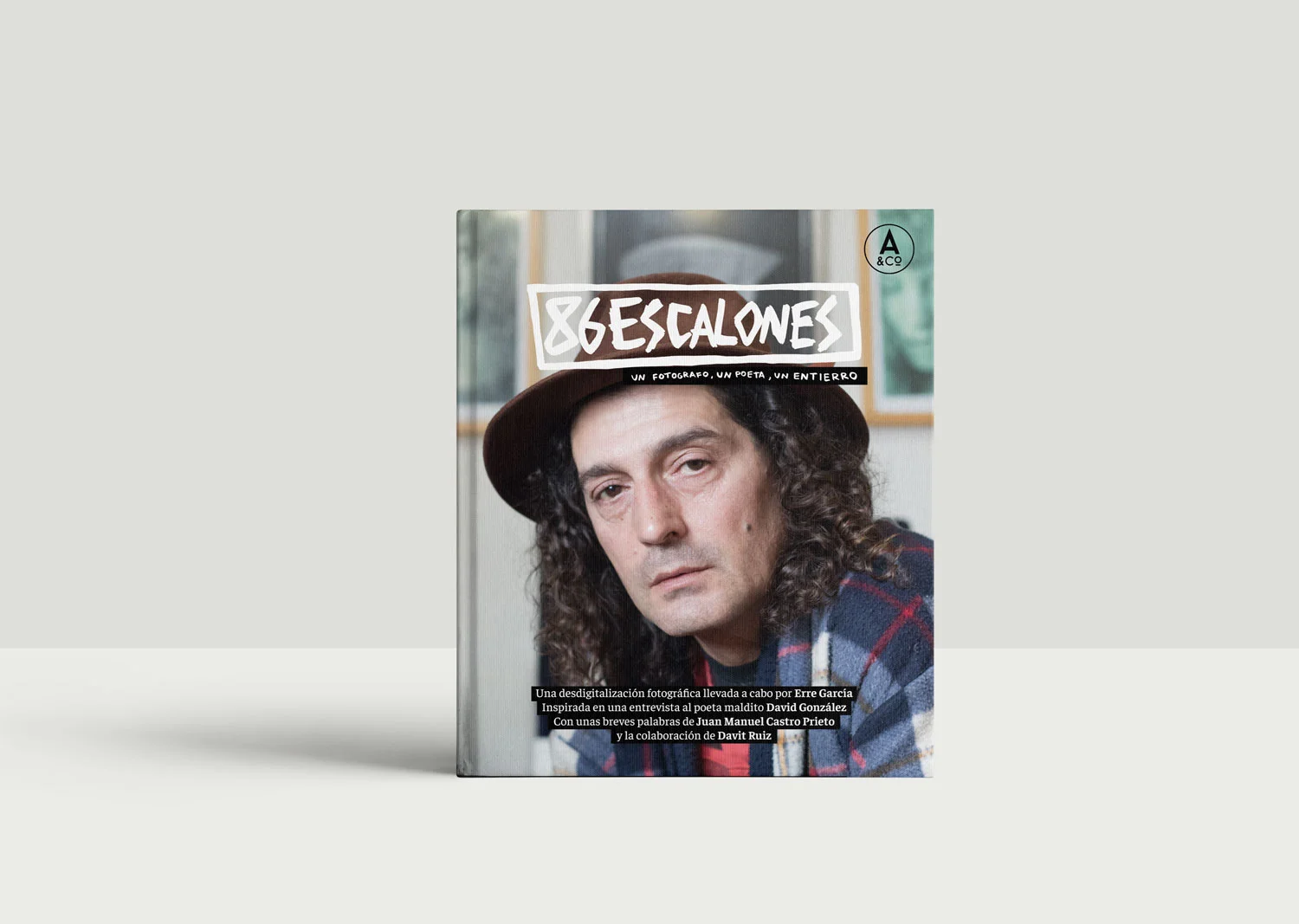 86 Escalones. Un fotógrafo, un poeta, un entierro.